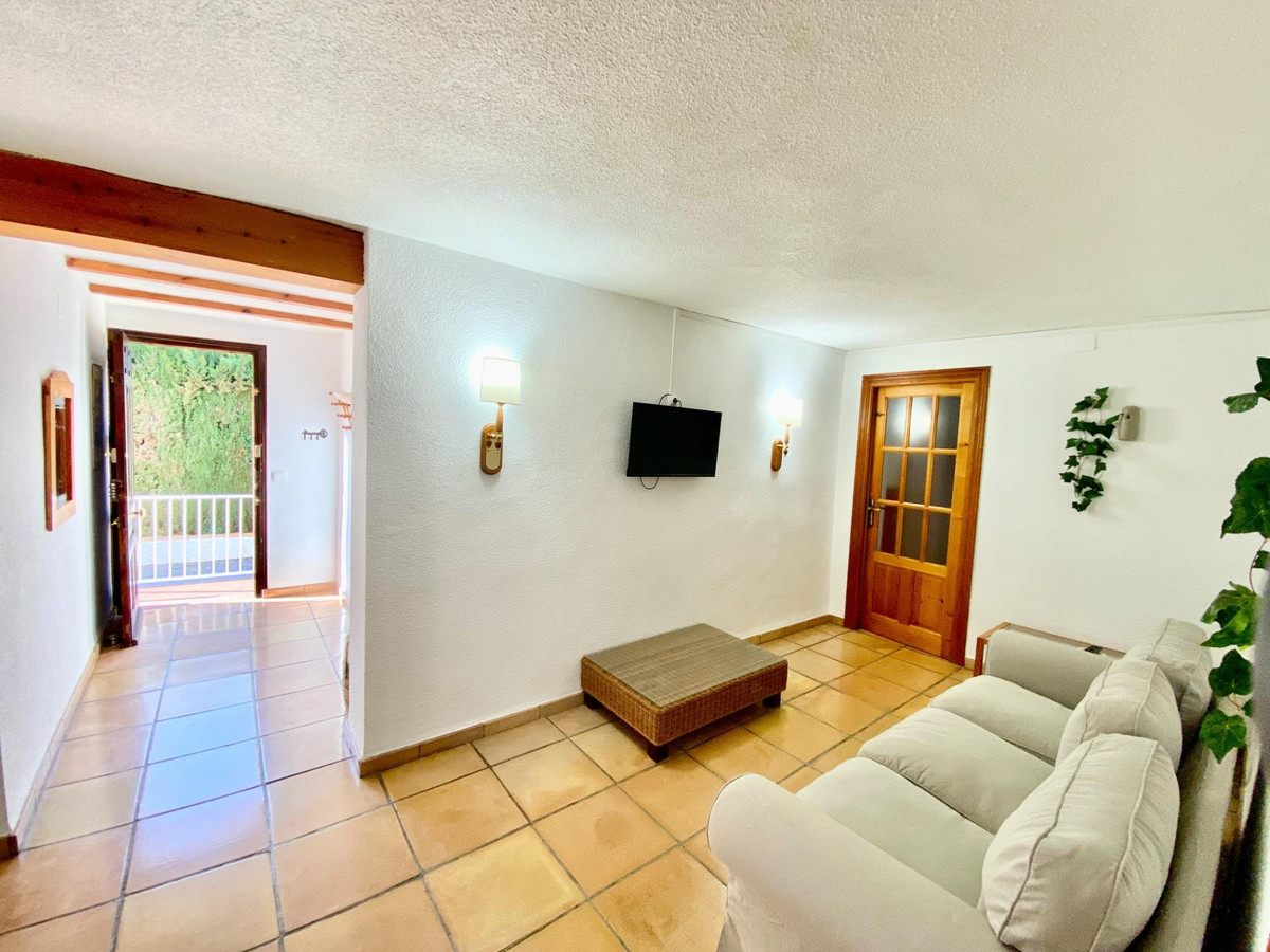 6 Bed Townhouse for sale in Polop Costa Blanca, Alicante, Spain