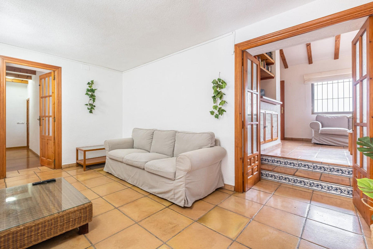 6 Bed Townhouse for sale in Polop Costa Blanca, Alicante, Spain