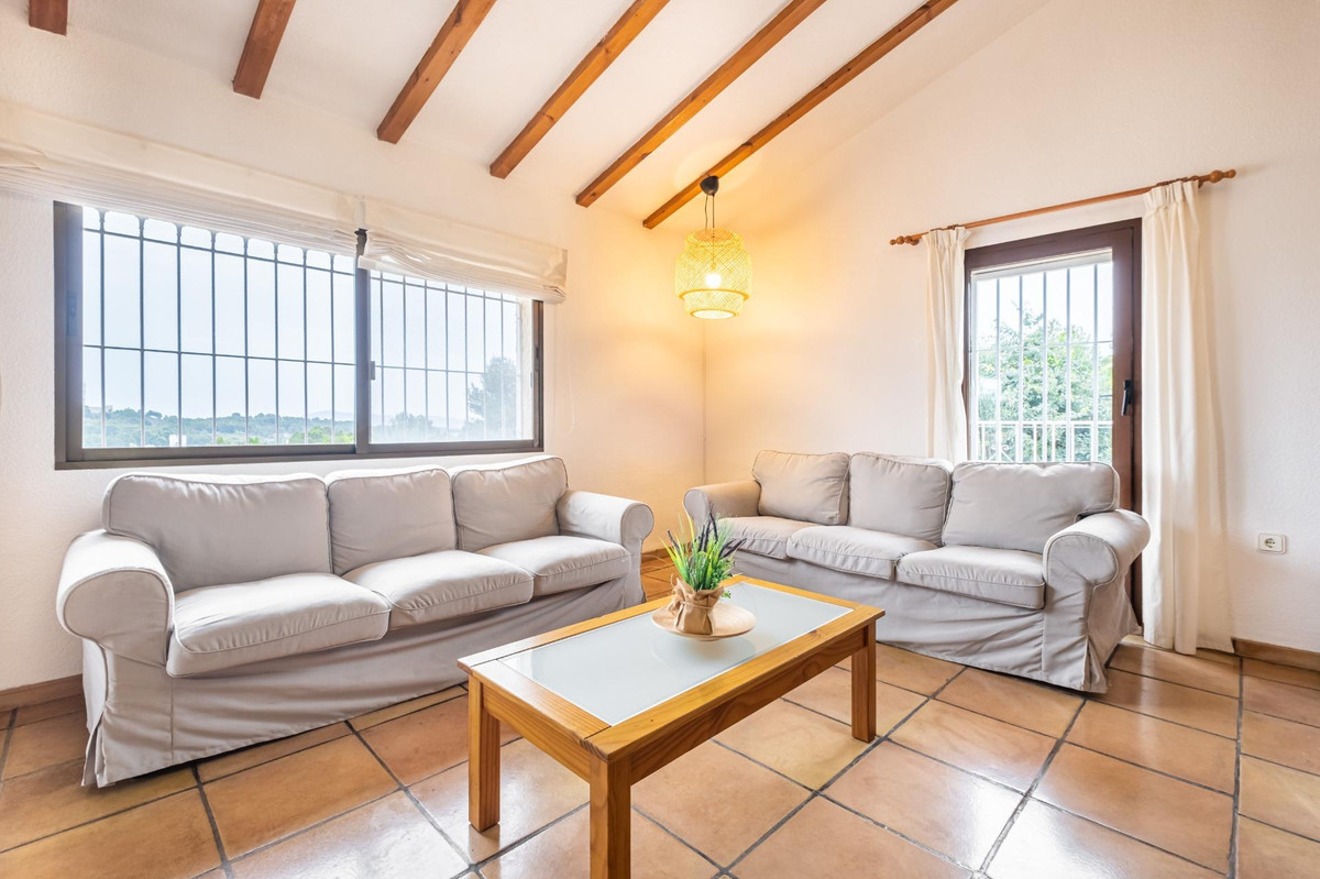 6 Bed Townhouse for sale in Polop Costa Blanca, Alicante, Spain