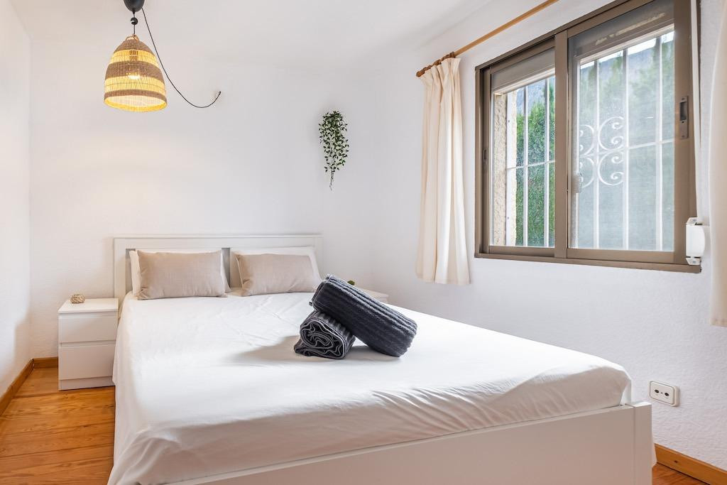 6 Bed Townhouse for sale in Polop Costa Blanca, Alicante, Spain