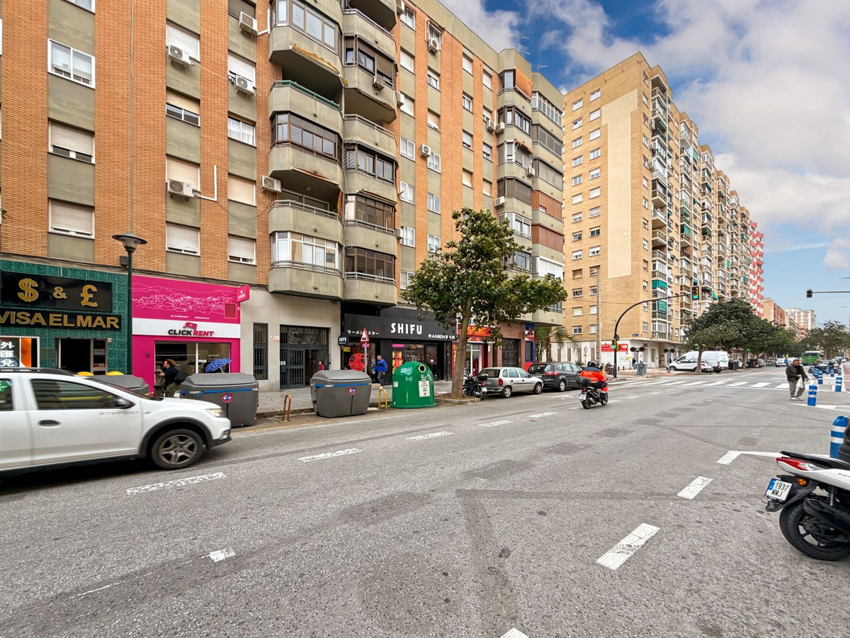 Se vende Apartamento Planta Media de 3 dormitorios en Málaga Ciudad, Málaga, España