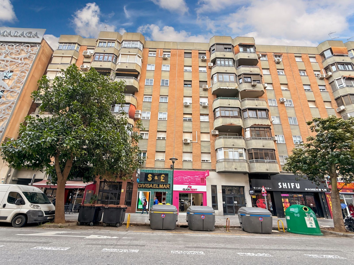 Se vende Apartamento Planta Media de 3 dormitorios en Málaga Ciudad, Málaga, España