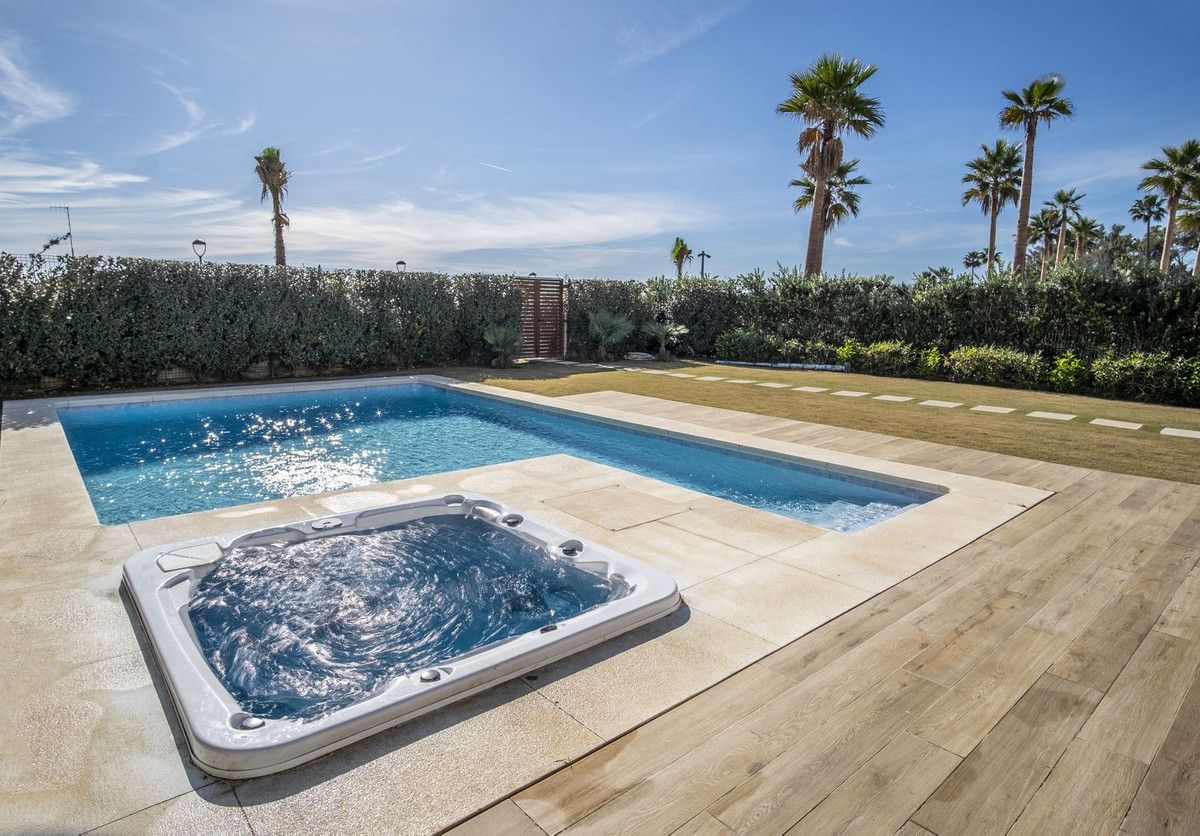 4 Bed Townhouse for sale in New Golden Mile Costa Del Sol, Málaga, Spain