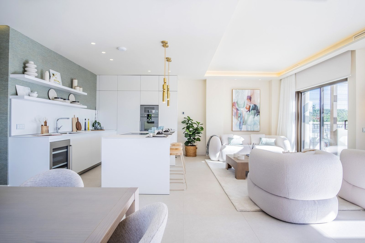 4 Bed Townhouse for sale in New Golden Mile Costa Del Sol, Málaga, Spain