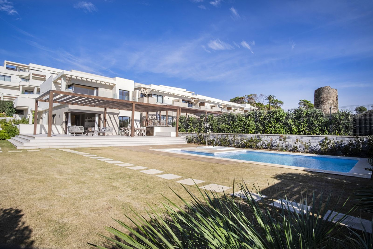 4 Bed Townhouse for sale in New Golden Mile Costa Del Sol, Málaga, Spain