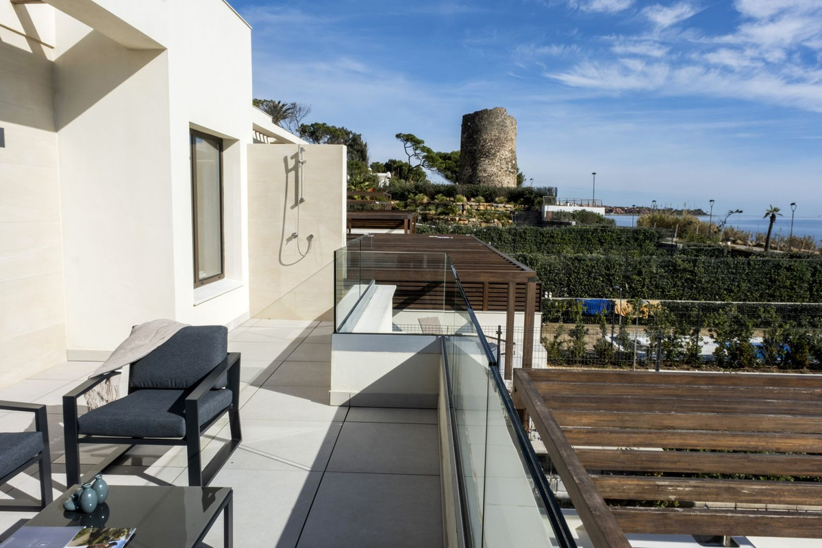 4 Bed Townhouse for sale in New Golden Mile Costa Del Sol, Málaga, Spain