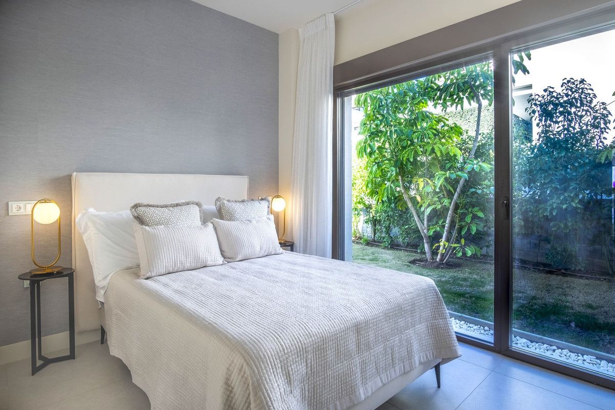 4 Bed Townhouse for sale in New Golden Mile Costa Del Sol, Málaga, Spain
