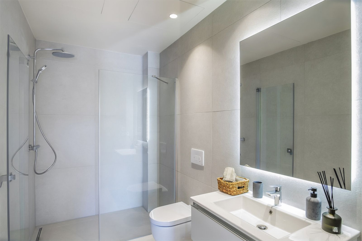 4 Bed Townhouse for sale in New Golden Mile Costa Del Sol, Málaga, Spain