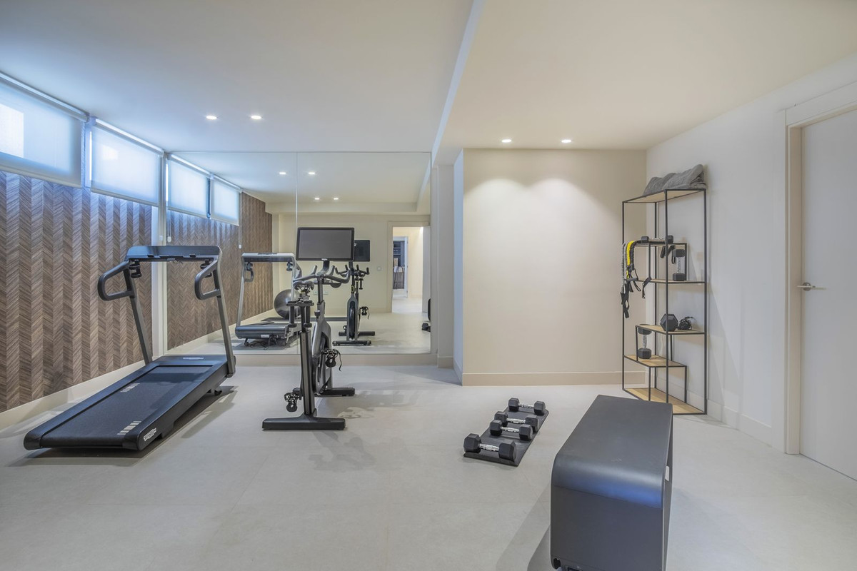 4 Bed Townhouse for sale in New Golden Mile Costa Del Sol, Málaga, Spain