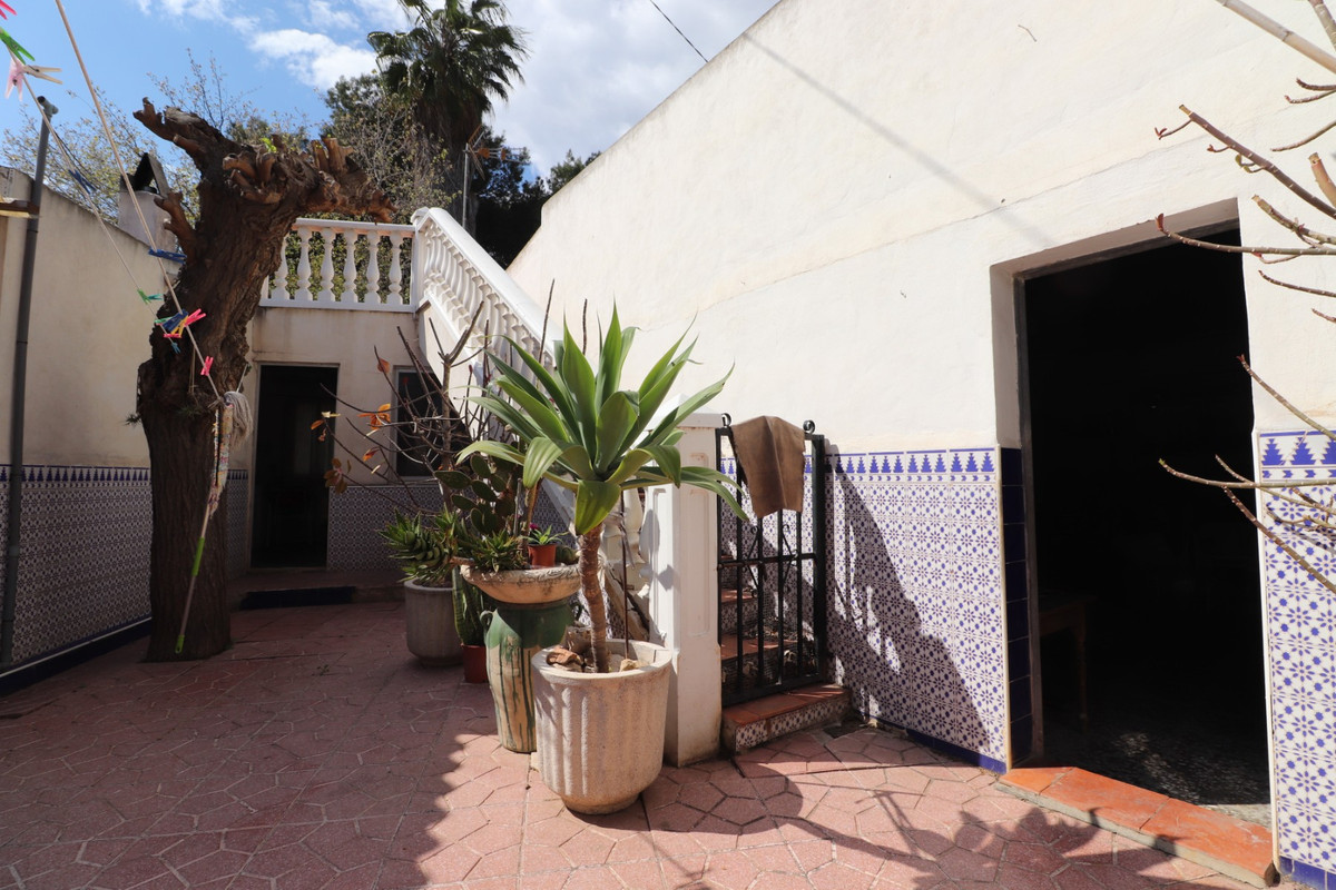 Se vende Villa - Chalet de 5 dormitorios en Costa Blanca, Alicante, España