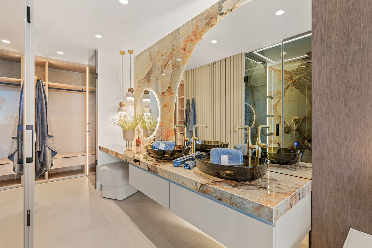 3 Bed Apartment for sale in New Golden Mile Costa Del Sol, Málaga, Spain