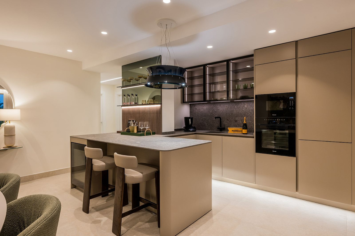 3 Bed Apartment for sale in New Golden Mile Costa Del Sol, Málaga, Spain