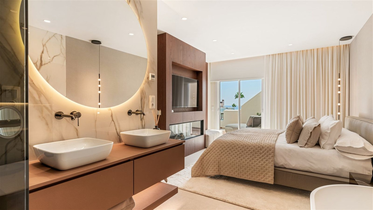 3 Bed Apartment for sale in New Golden Mile Costa Del Sol, Málaga, Spain