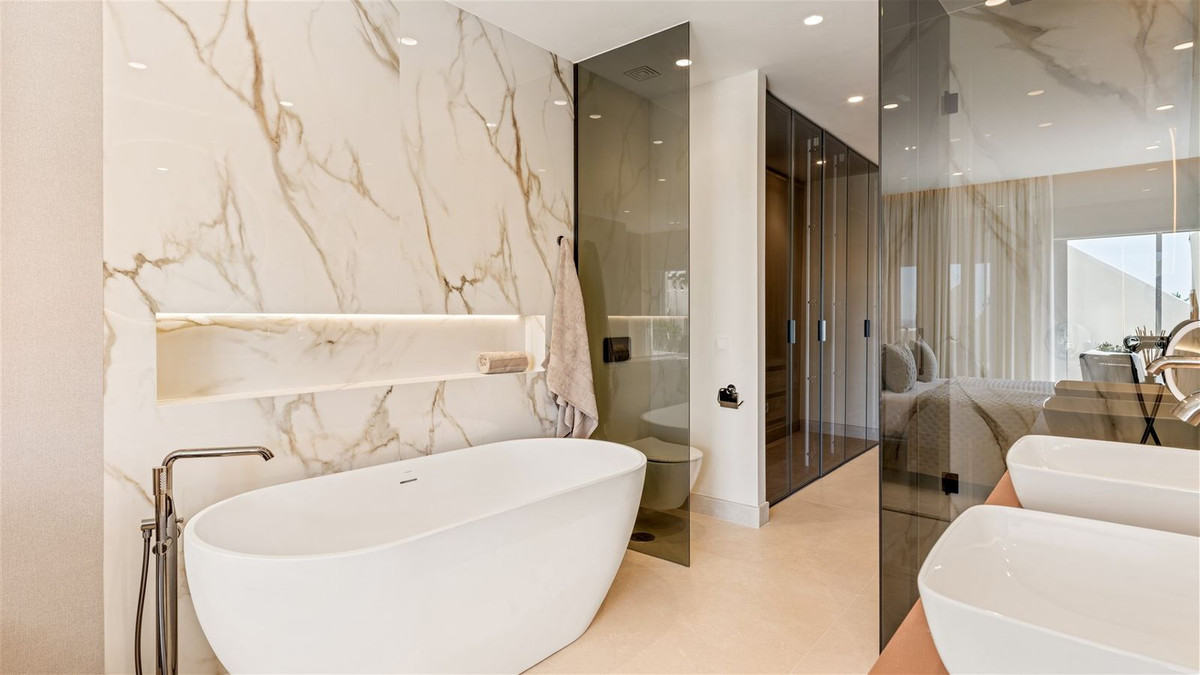 3 Bed Apartment for sale in New Golden Mile Costa Del Sol, Málaga, Spain