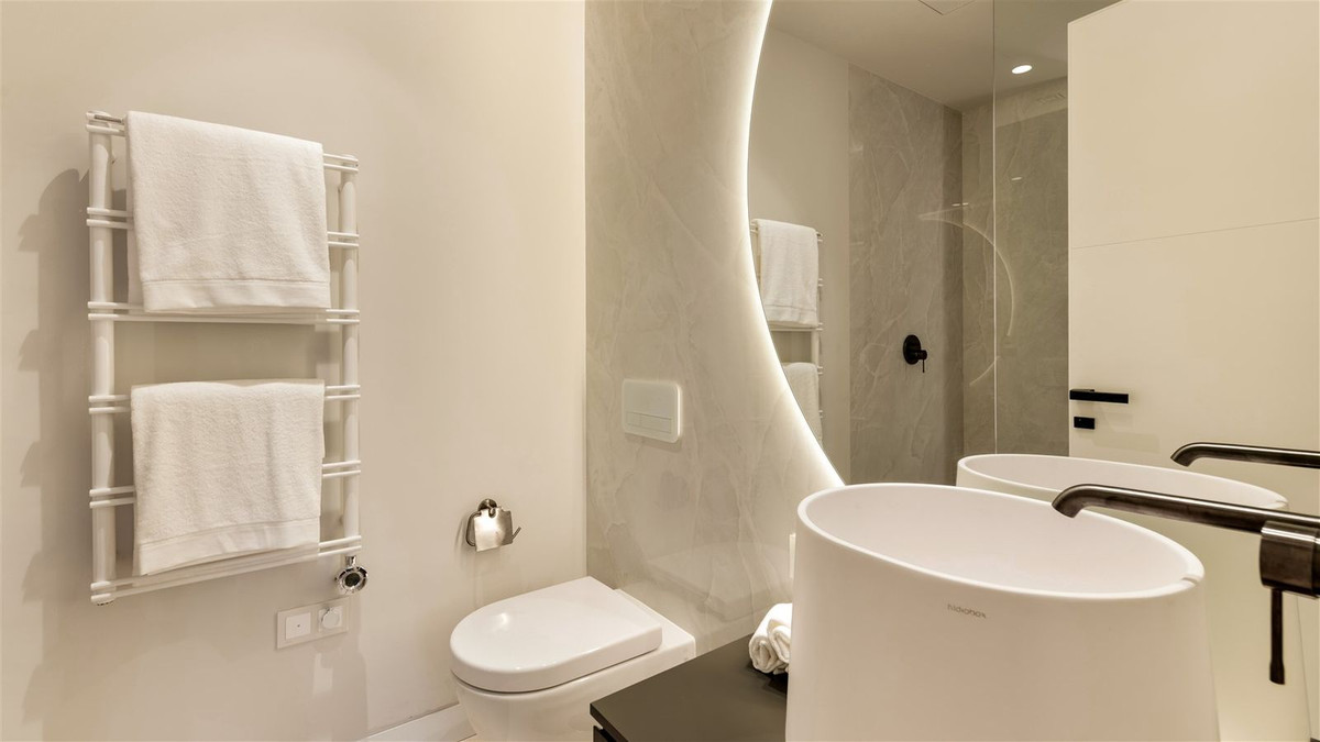 3 Bed Apartment for sale in New Golden Mile Costa Del Sol, Málaga, Spain