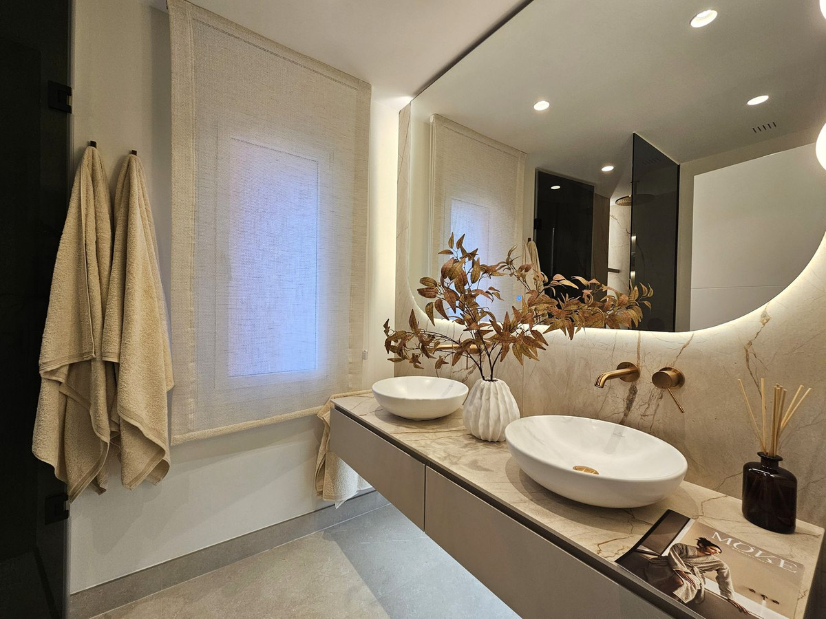 Se vende Apartamento Planta Baja de 3 dormitorios en Costa Del Sol, Málaga, España
