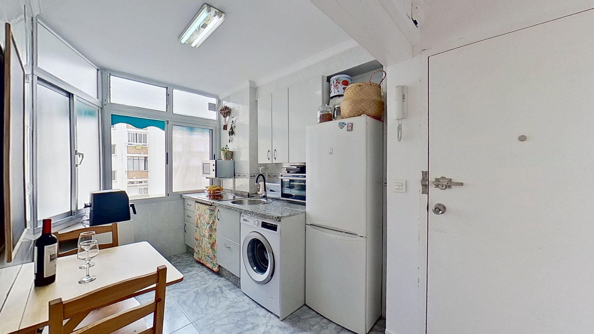 Se vende Apartamento Planta Media de 3 dormitorios en Málaga Ciudad, Málaga, España