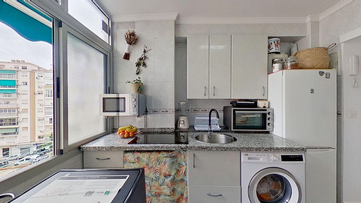 Se vende Apartamento Planta Media de 3 dormitorios en Málaga Ciudad, Málaga, España