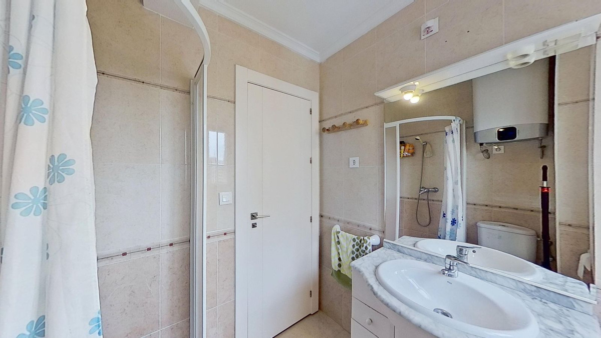 Se vende Apartamento Planta Media de 3 dormitorios en Málaga Ciudad, Málaga, España