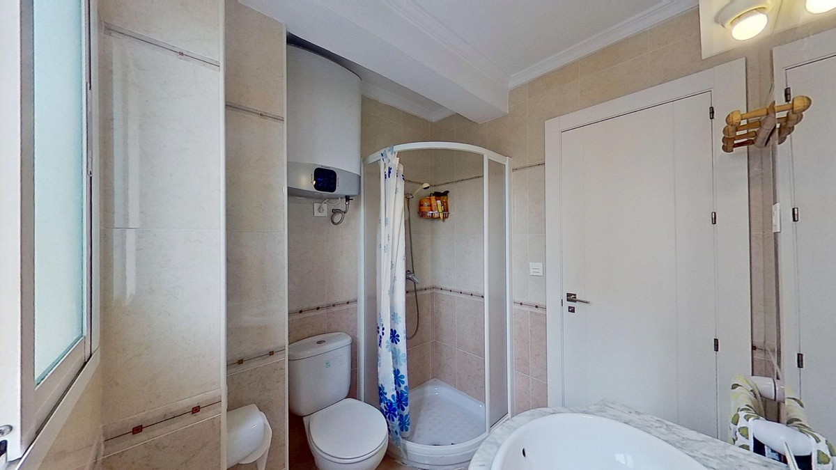 Se vende Apartamento Planta Media de 3 dormitorios en Málaga Ciudad, Málaga, España