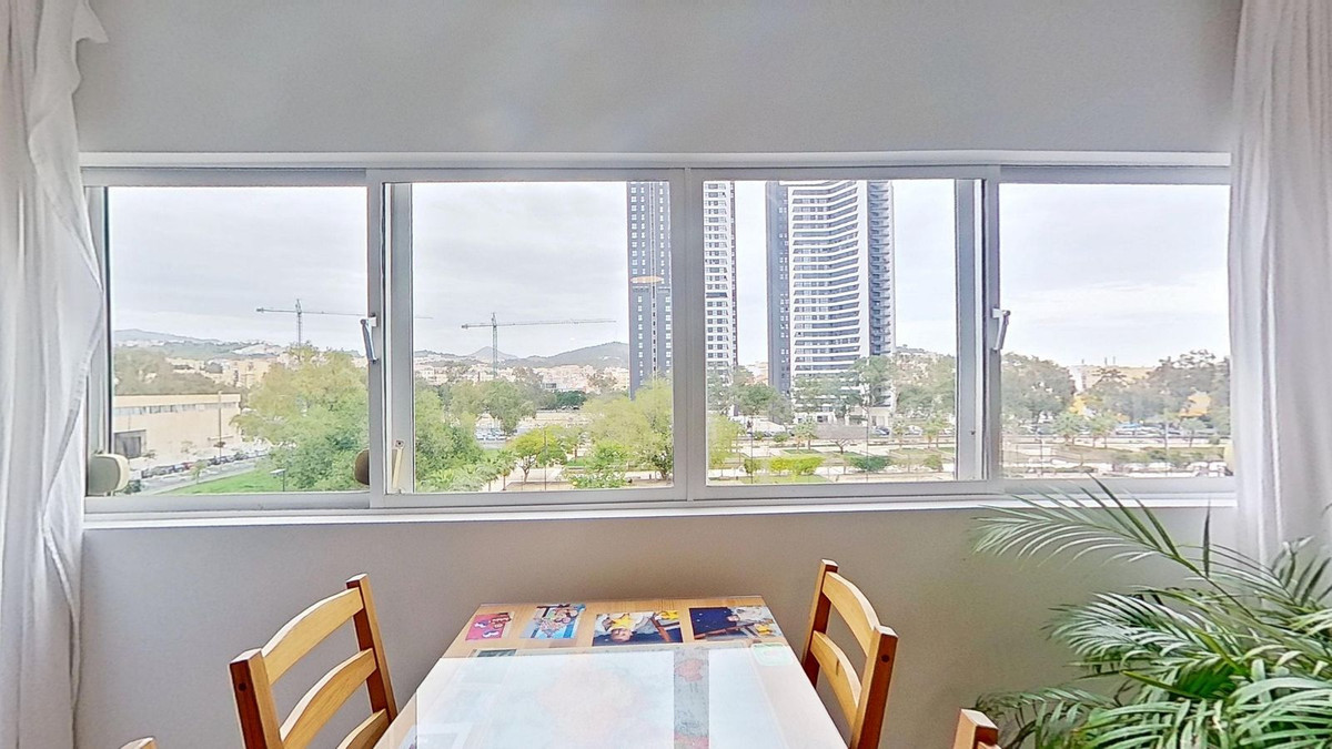 Se vende Apartamento Planta Media de 3 dormitorios en Málaga Ciudad, Málaga, España