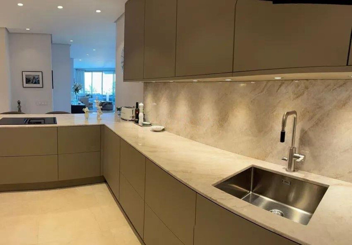 2 Bed Apartment for sale in The Golden Mile Costa Del Sol, Málaga, Spain