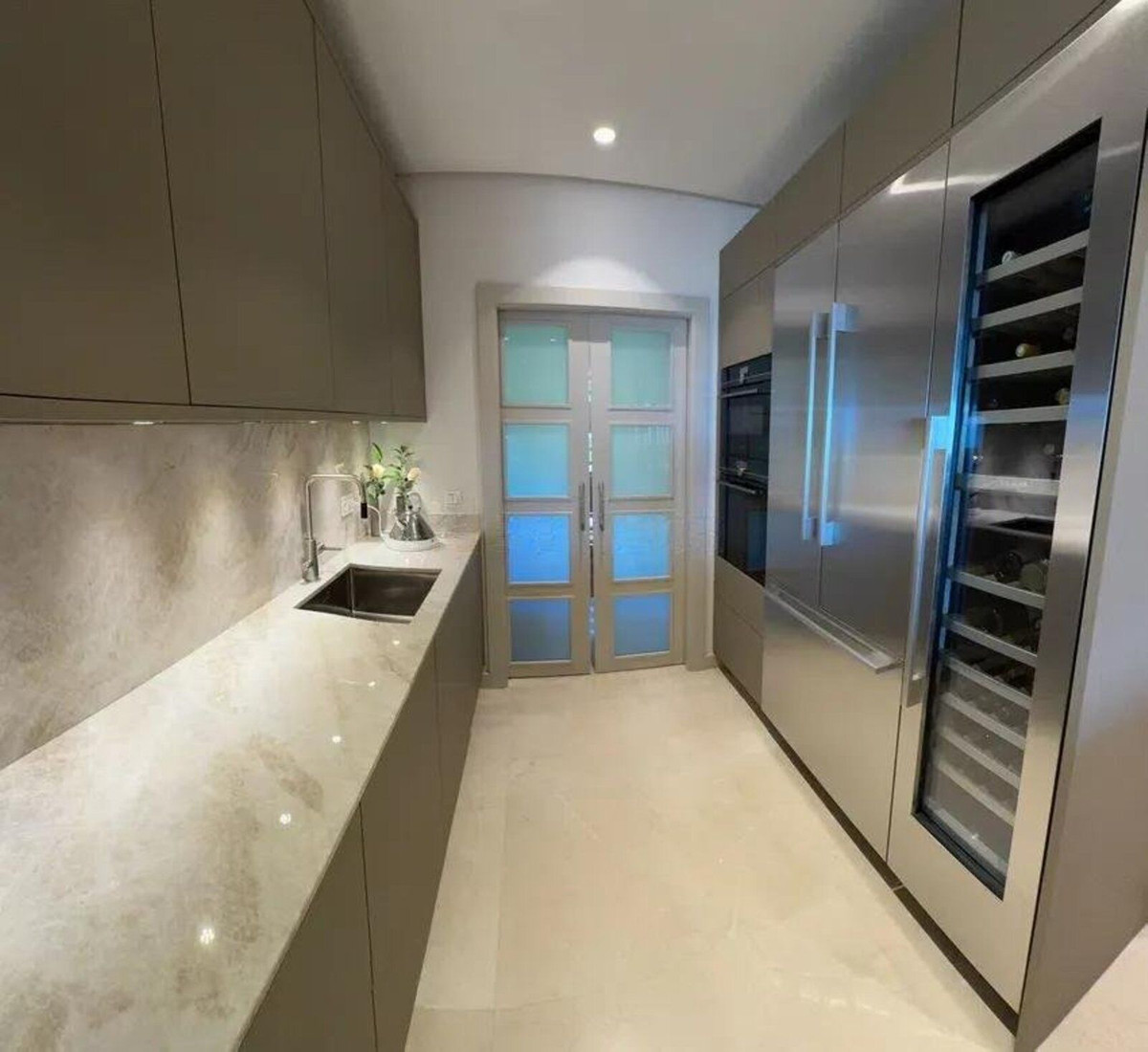 2 Bed Apartment for sale in The Golden Mile Costa Del Sol, Málaga, Spain