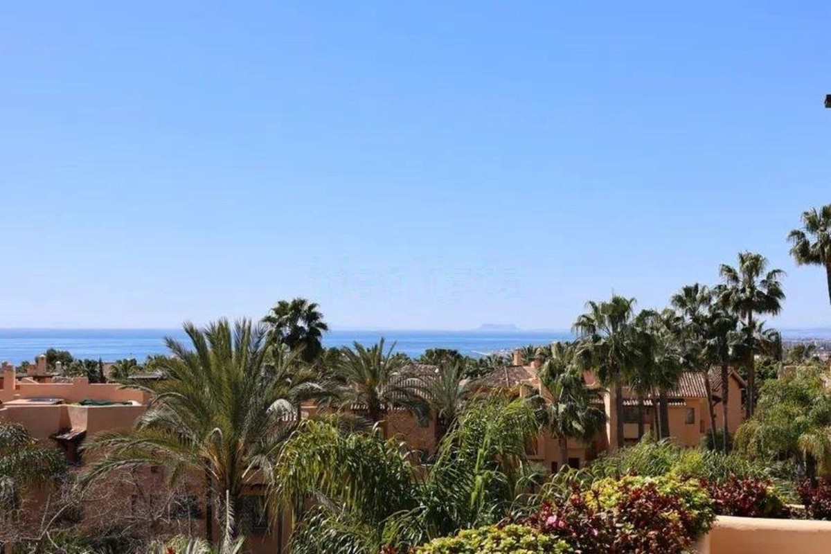 2 Bed Apartment for sale in The Golden Mile Costa Del Sol, Málaga, Spain