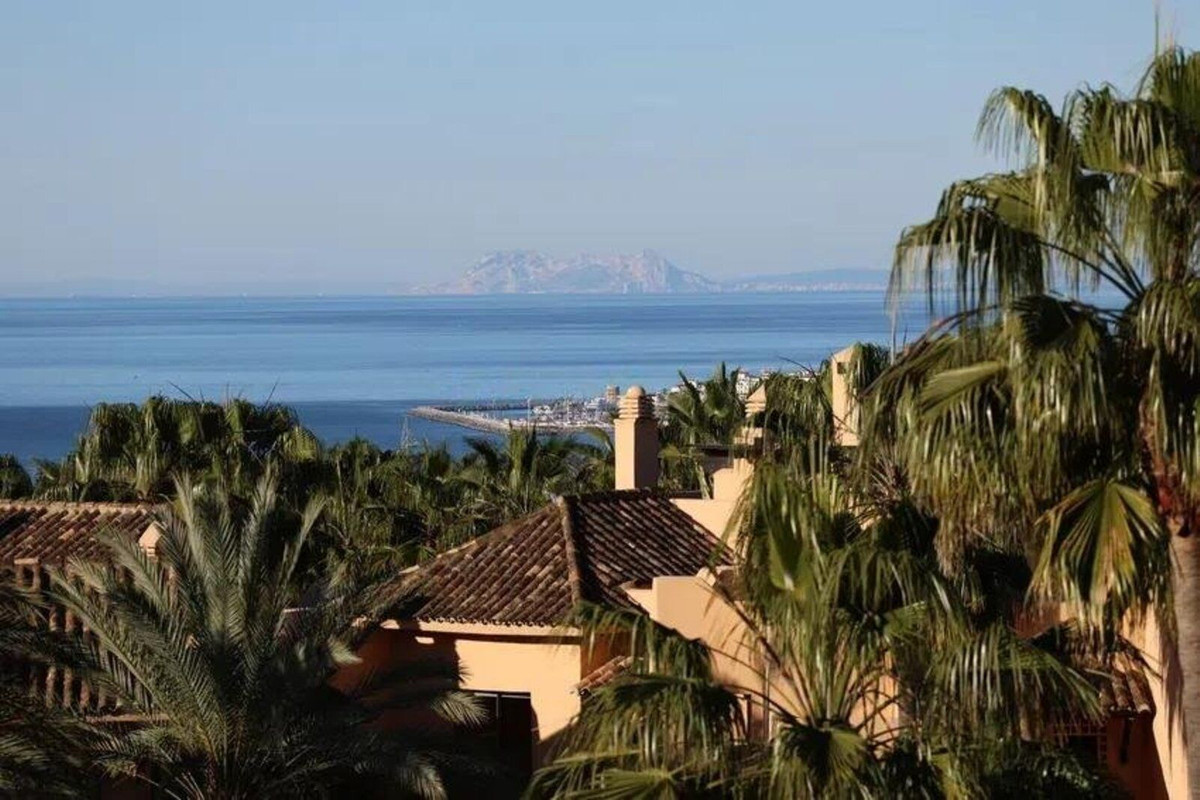 2 Bed Apartment for sale in The Golden Mile Costa Del Sol, Málaga, Spain