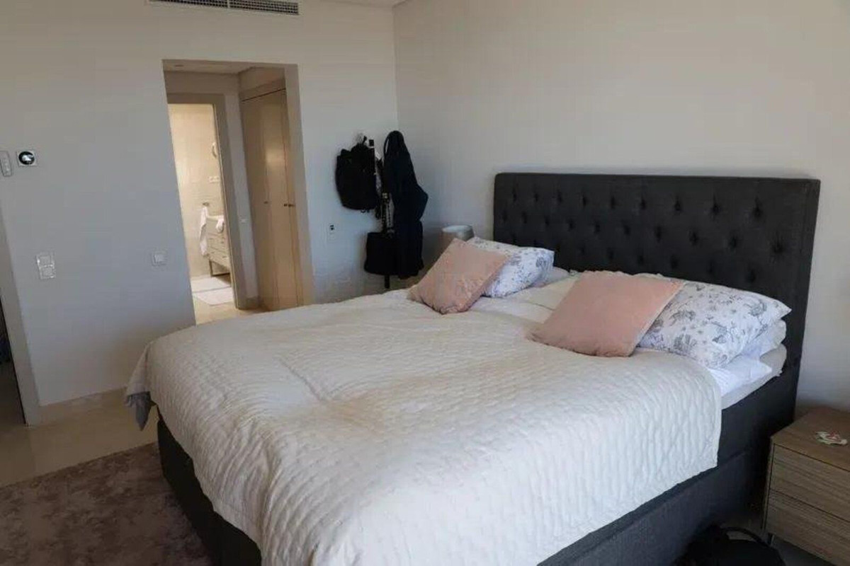 2 Bed Apartment for sale in The Golden Mile Costa Del Sol, Málaga, Spain