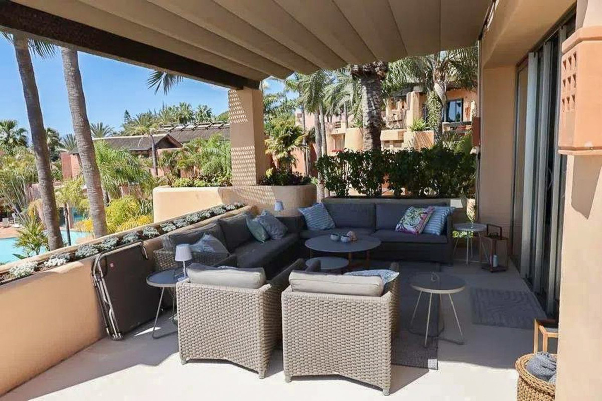 2 Bed Apartment for sale in The Golden Mile Costa Del Sol, Málaga, Spain