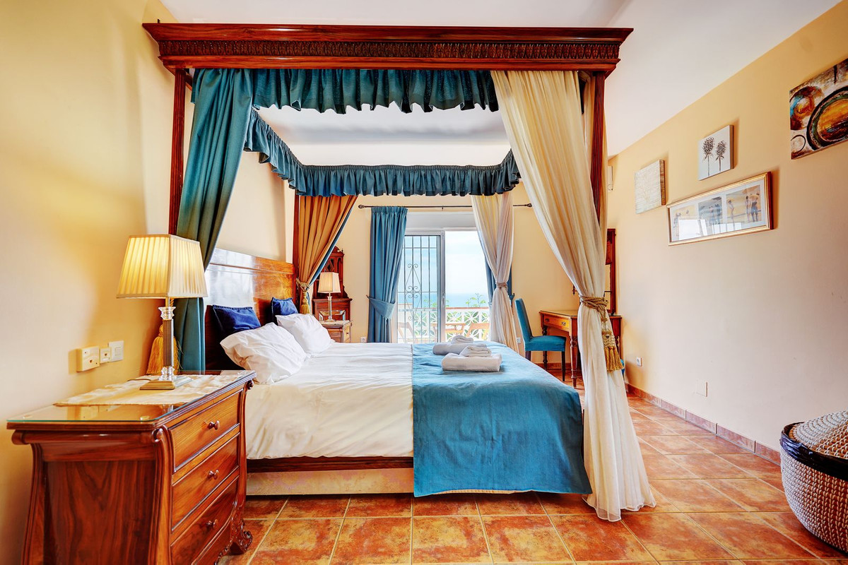 Se vende Villa - Chalet de 5 dormitorios en Costa Del Sol, Málaga, España