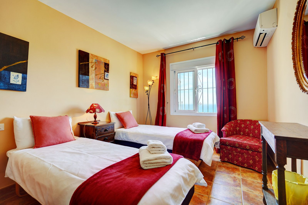 Se vende Villa - Chalet de 5 dormitorios en Costa Del Sol, Málaga, España