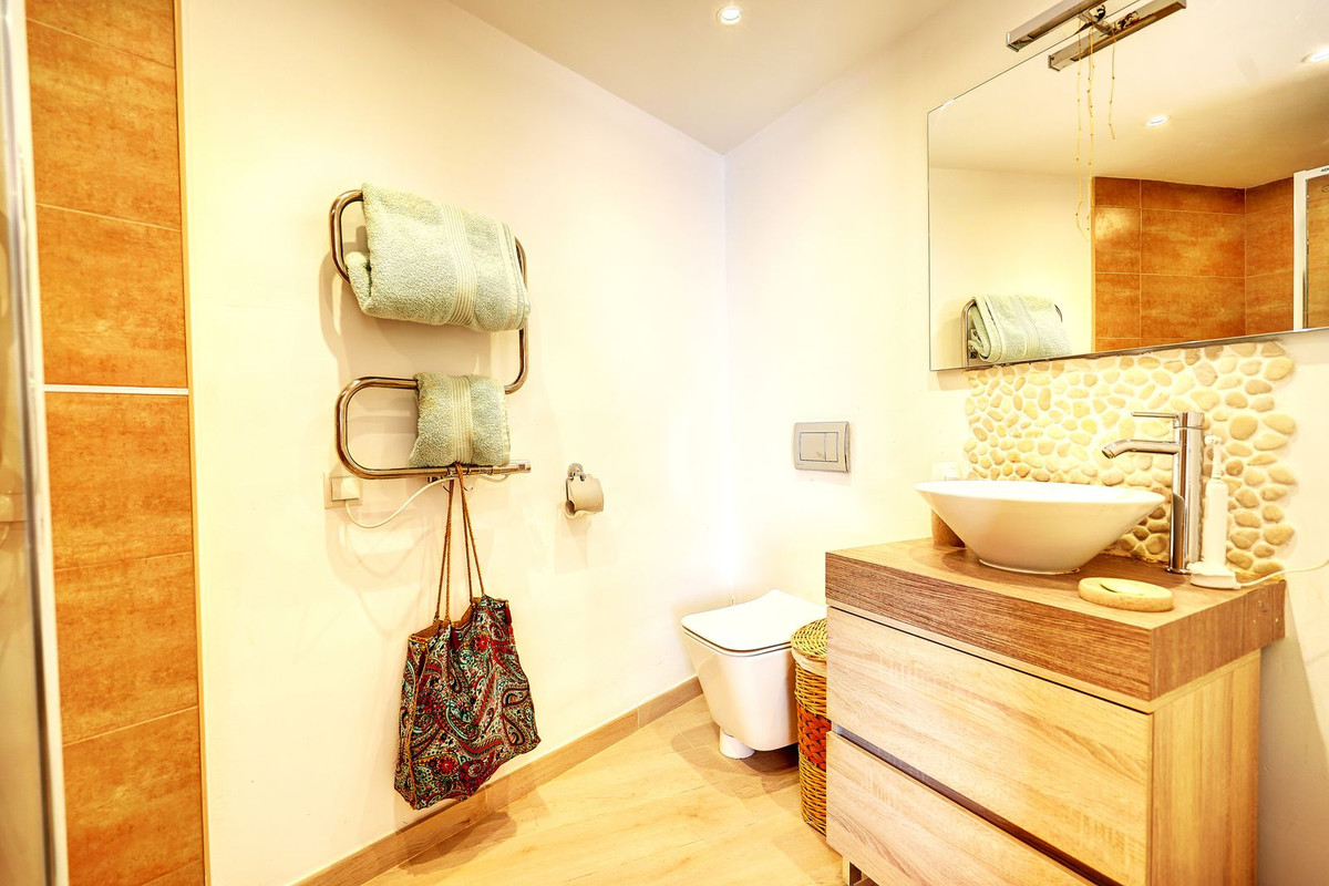 Se vende Villa - Chalet de 5 dormitorios en Costa Del Sol, Málaga, España