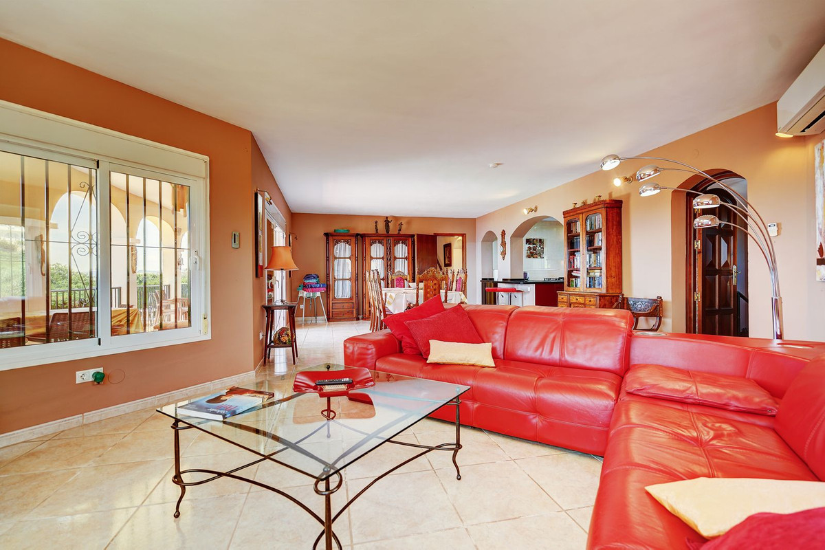 Se vende Villa - Chalet de 5 dormitorios en Costa Del Sol, Málaga, España
