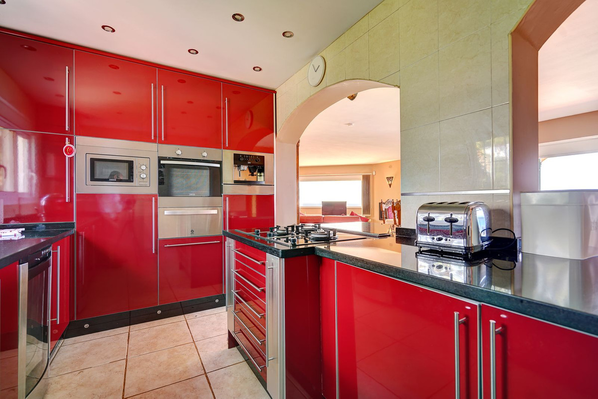 Se vende Villa - Chalet de 5 dormitorios en Costa Del Sol, Málaga, España