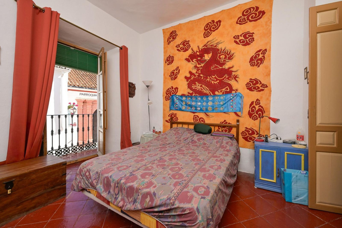 7 Bed Townhouse for sale in Tolox Costa Del Sol, Málaga, Spain