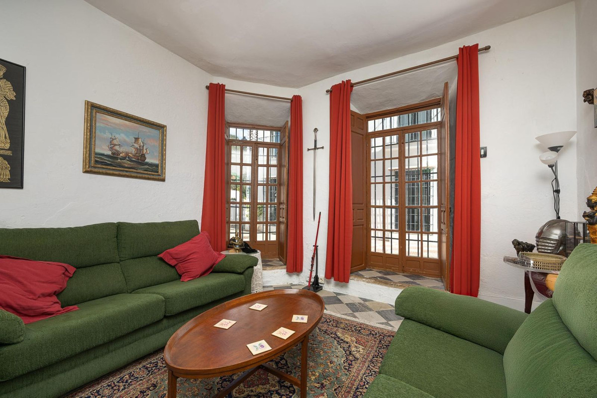 7 Bed Townhouse for sale in Tolox Costa Del Sol, Málaga, Spain