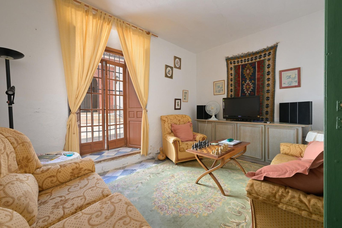 7 Bed Townhouse for sale in Tolox Costa Del Sol, Málaga, Spain