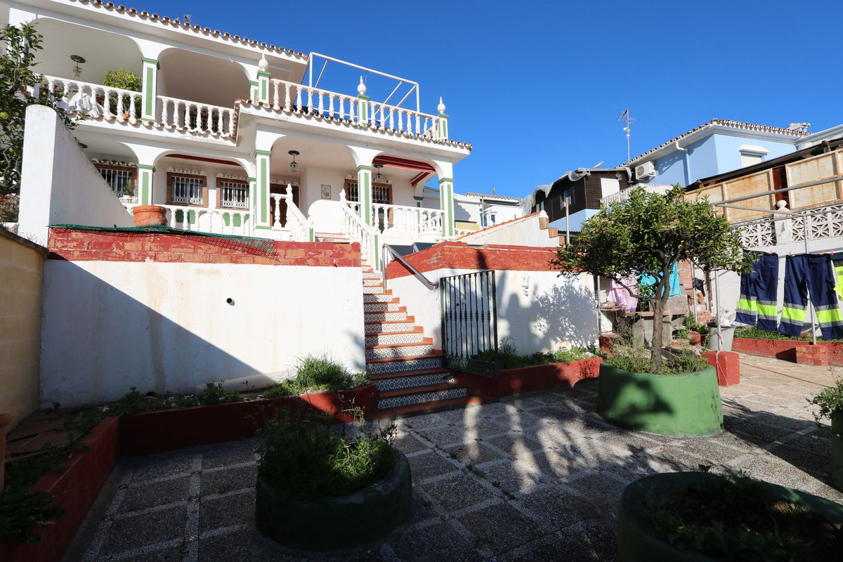 5 Bed Townhouse for sale in Marbella Costa Del Sol, Málaga, Spain