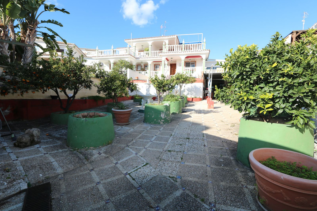 5 Bed Townhouse for sale in Marbella Costa Del Sol, Málaga, Spain