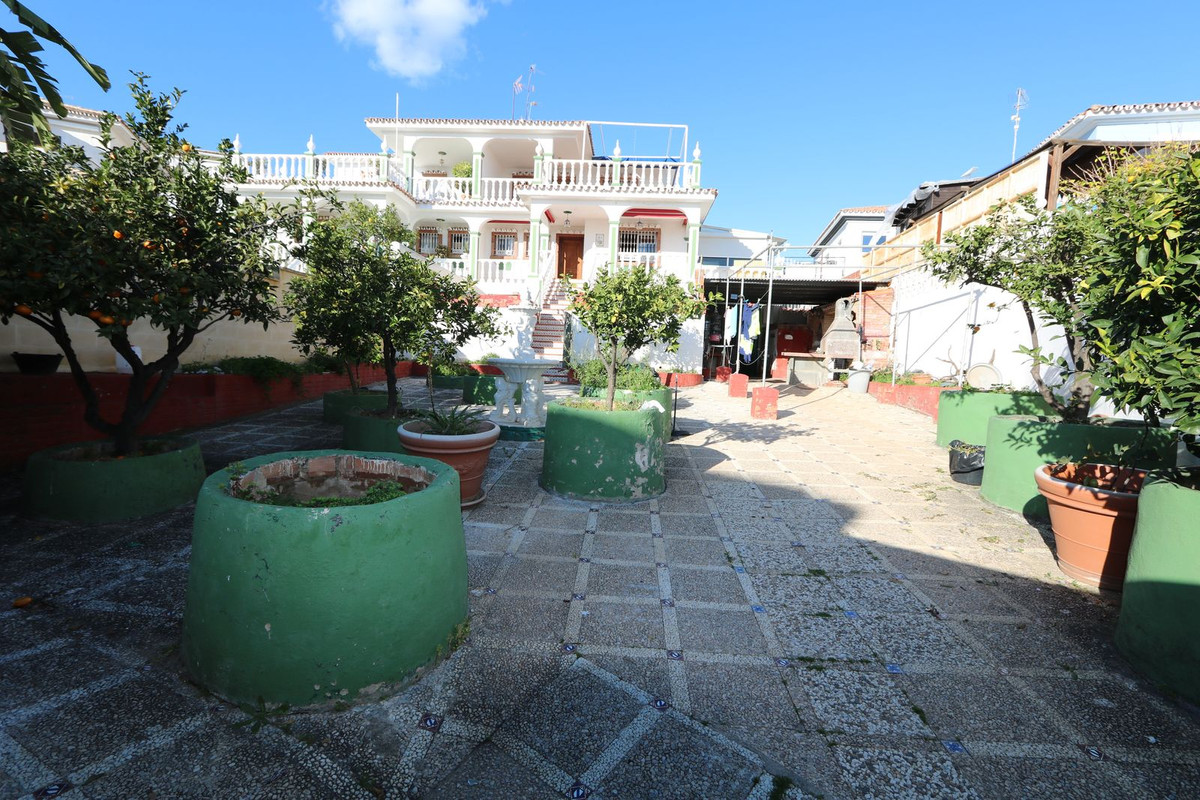 5 Bed Townhouse for sale in Marbella Costa Del Sol, Málaga, Spain