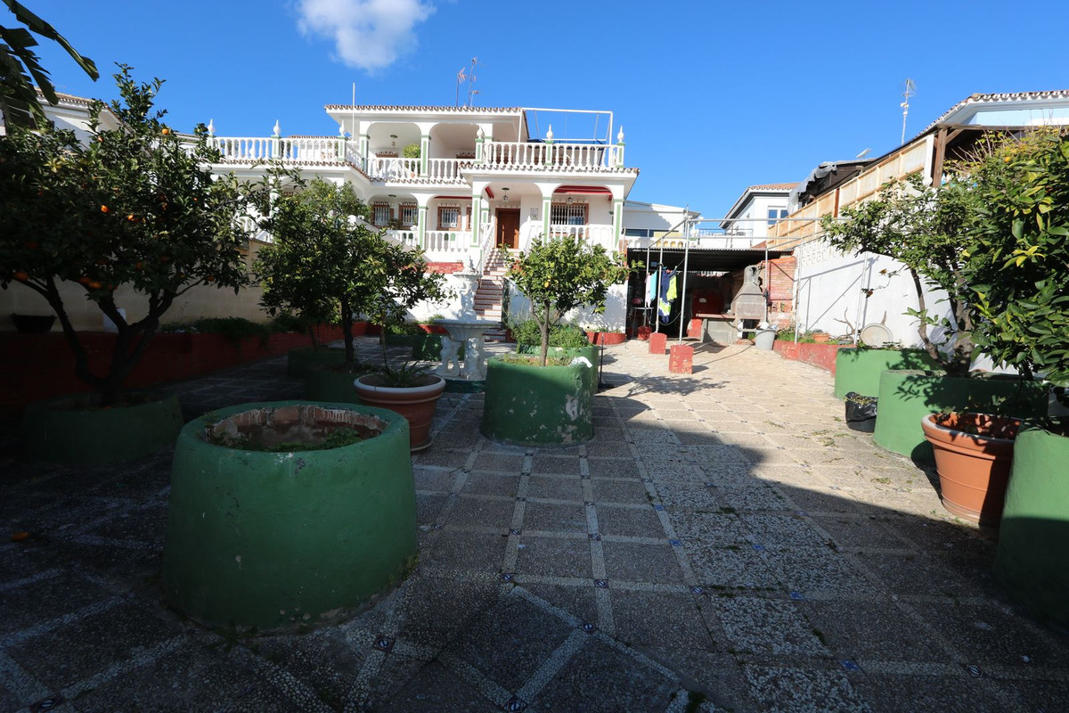 5 Bed Townhouse for sale in Marbella Costa Del Sol, Málaga, Spain