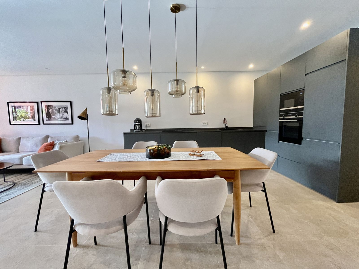 3 Bed Apartment for sale in Estepona Costa Del Sol, Málaga, Spain