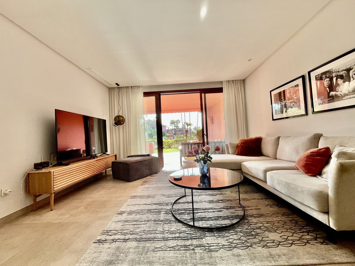 3 Bed Apartment for sale in Estepona Costa Del Sol, Málaga, Spain
