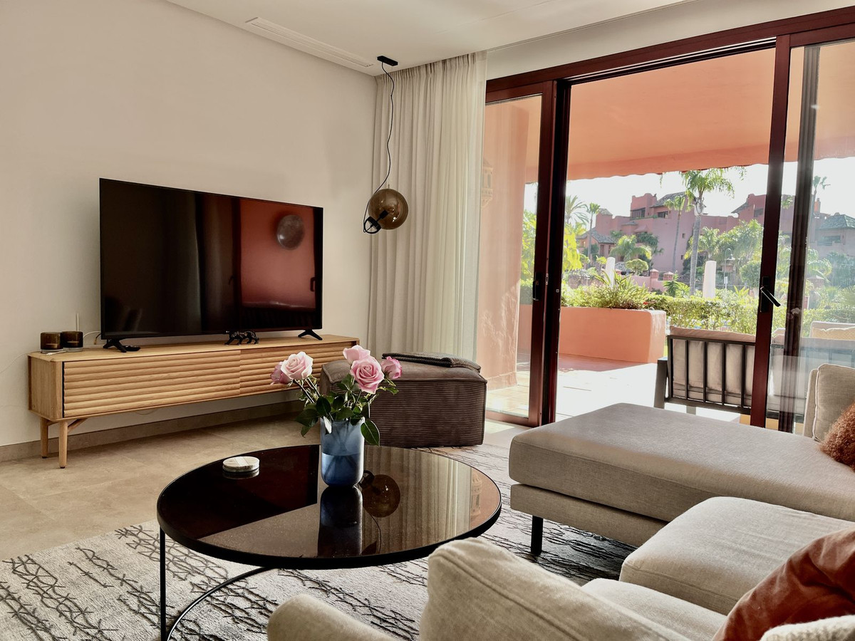 3 Bed Apartment for sale in Estepona Costa Del Sol, Málaga, Spain