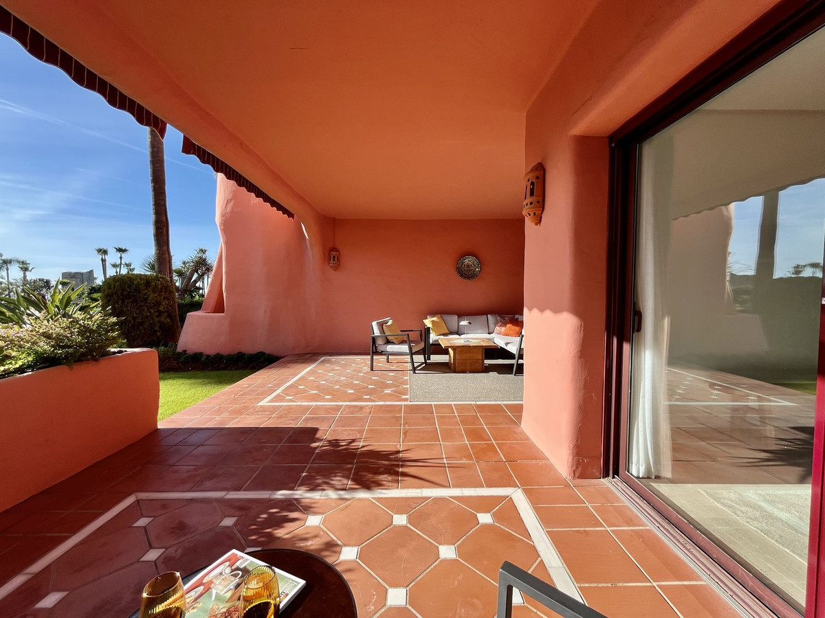3 Bed Apartment for sale in Estepona Costa Del Sol, Málaga, Spain