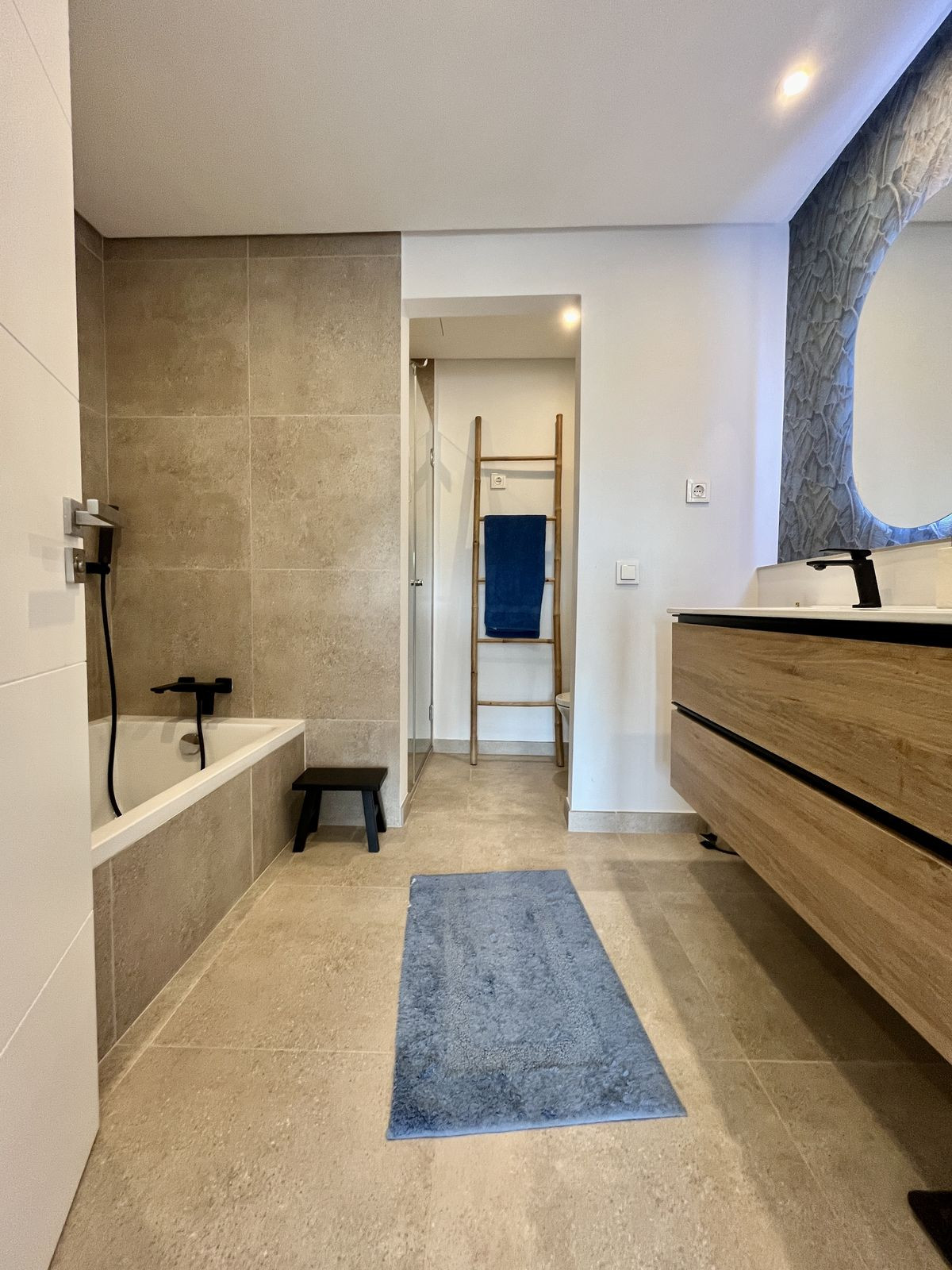 3 Bed Apartment for sale in Estepona Costa Del Sol, Málaga, Spain