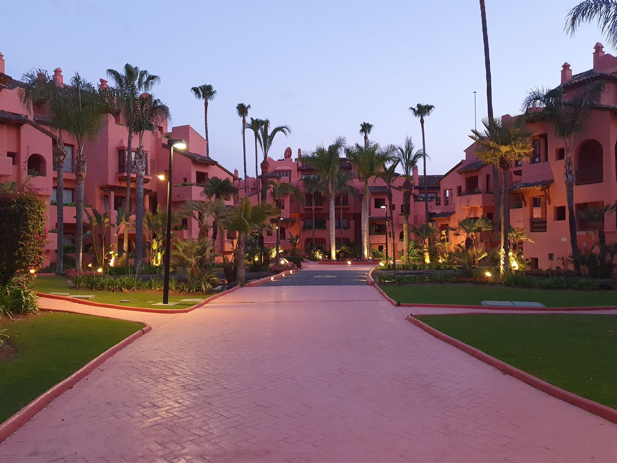 3 Bed Apartment for sale in Estepona Costa Del Sol, Málaga, Spain