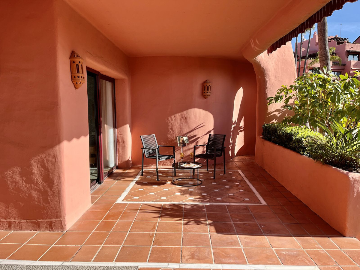 3 Bed Apartment for sale in Estepona Costa Del Sol, Málaga, Spain